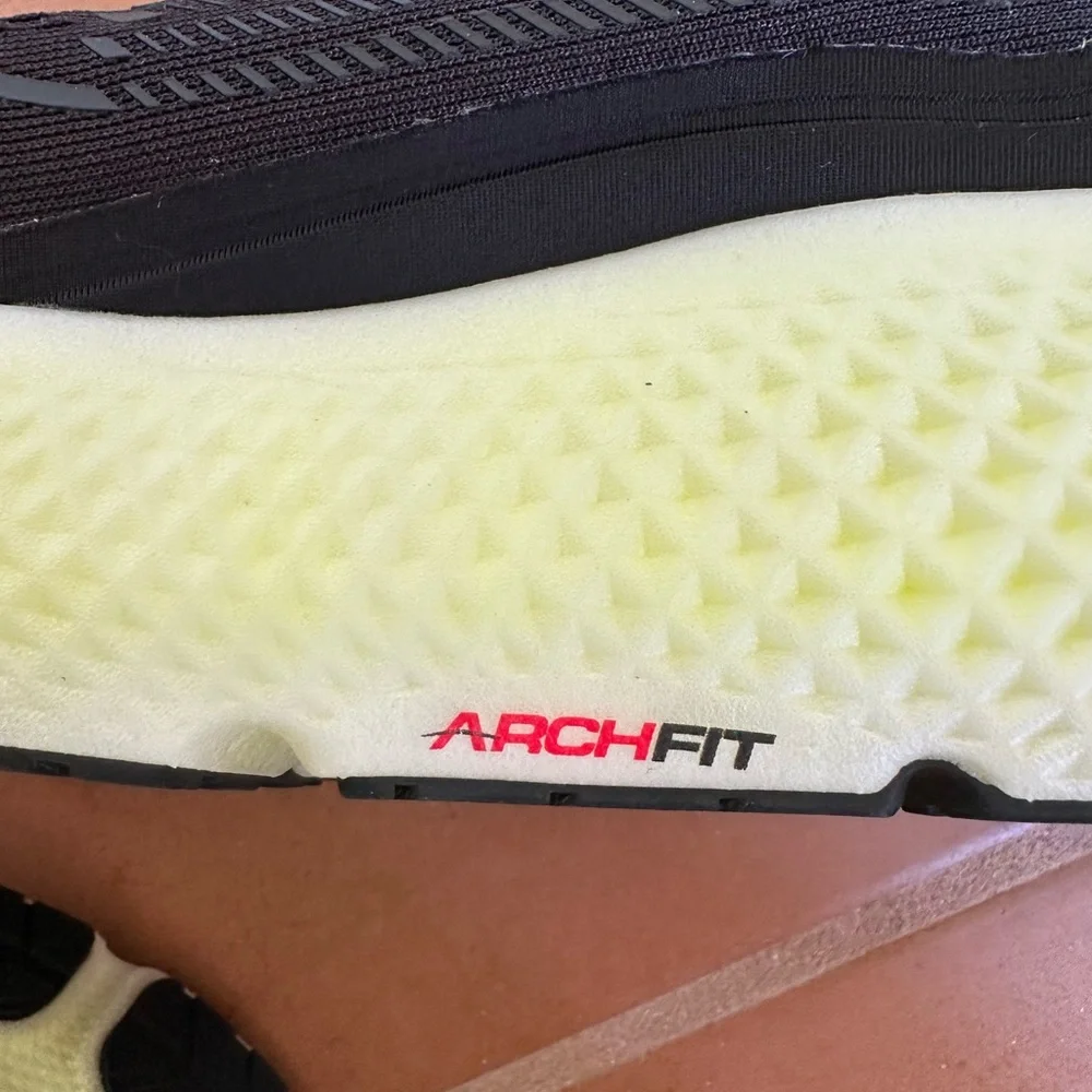 Skechers Archfit Men’s Running sneaker Size 10.5 Black/neon yellow - Picture 7 of 9